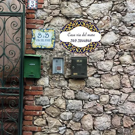 La Via Del Mare Panzió 3*